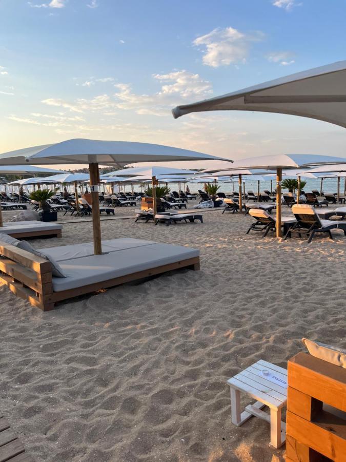 Къмпинг Градина Луксозен Апартамент Chernomorets Buitenkant foto